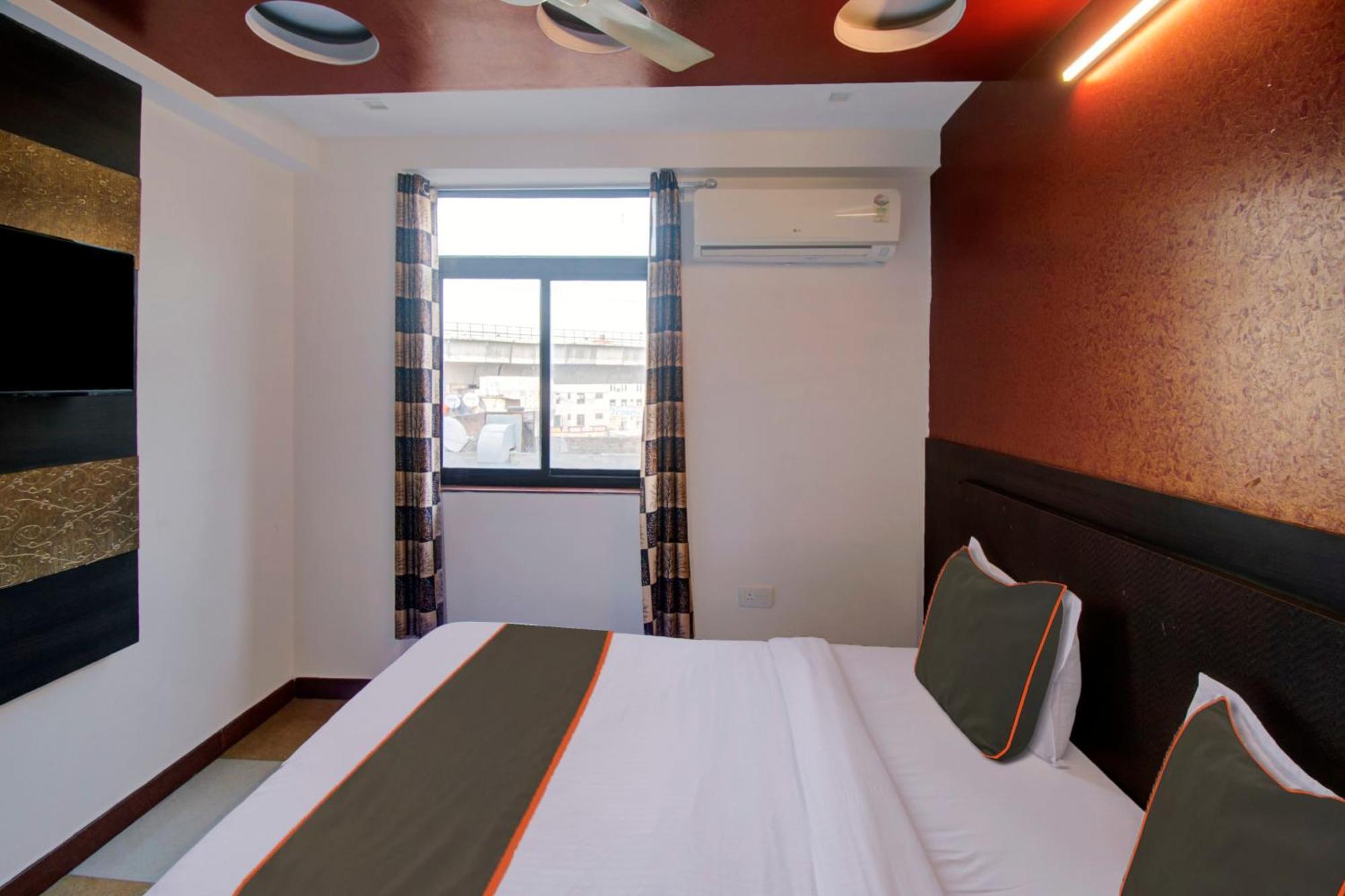 Hotel O Sanjay Palace