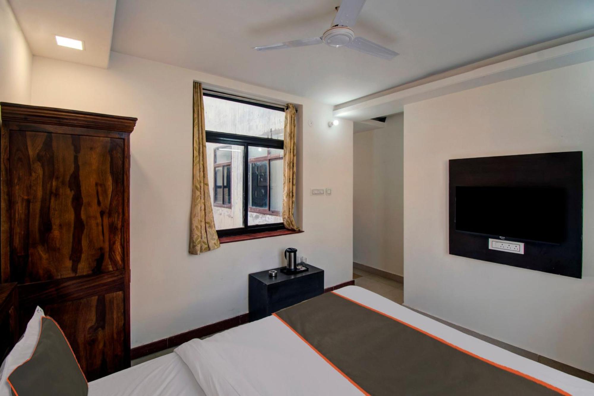 Hotel O Sanjay Palace Jaipur
